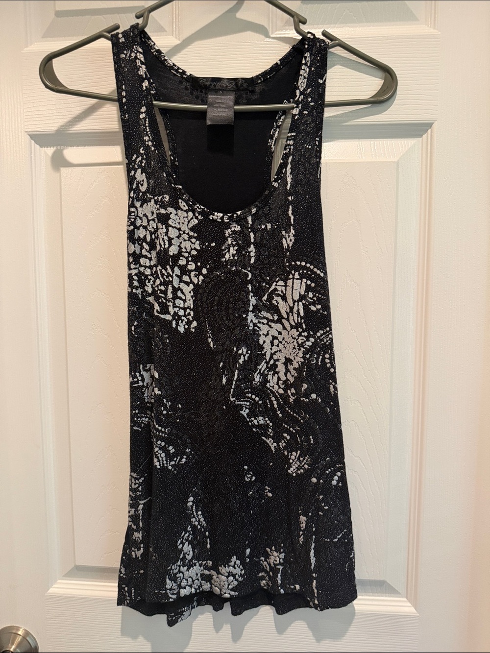 Black & White Patterned Sleeveless Tank Top
